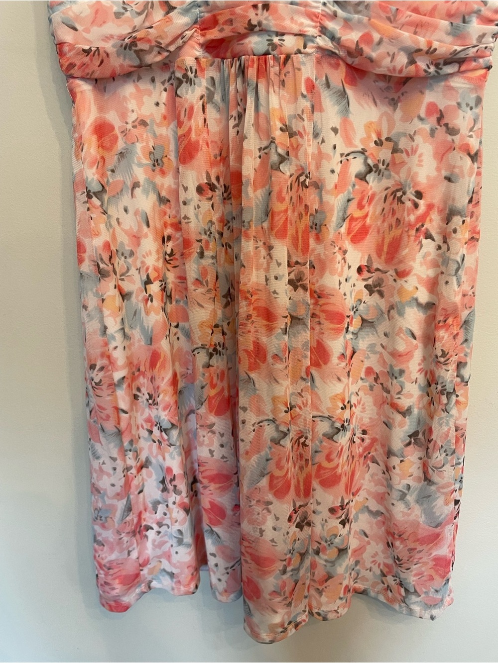 cleo Coral and Blush Floral V‑Neck Midi Dress - Picture 4 of 10